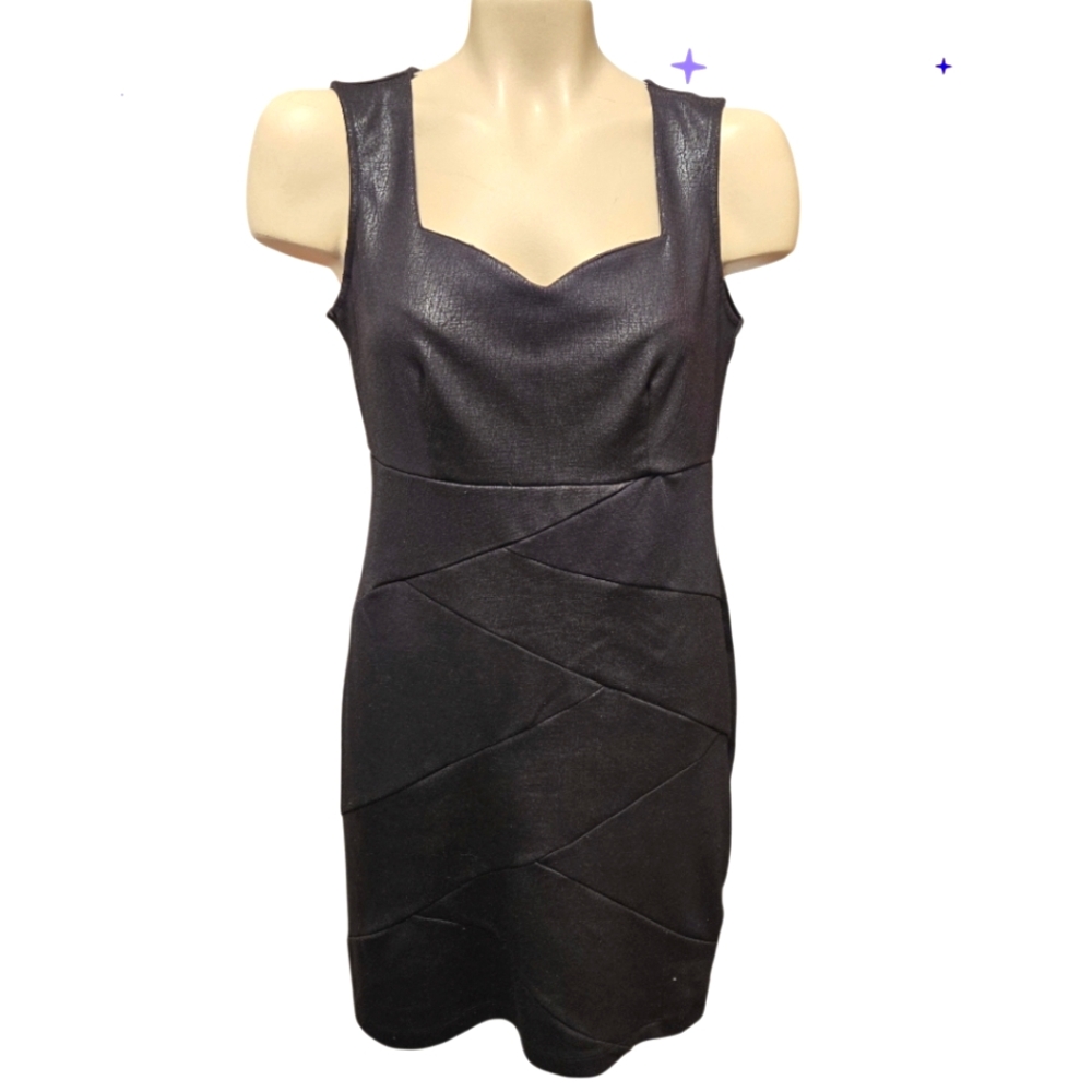 VANITY Sweetheart Neckline Waterfall Pattern Midi Black Fitted Dress Size Medium